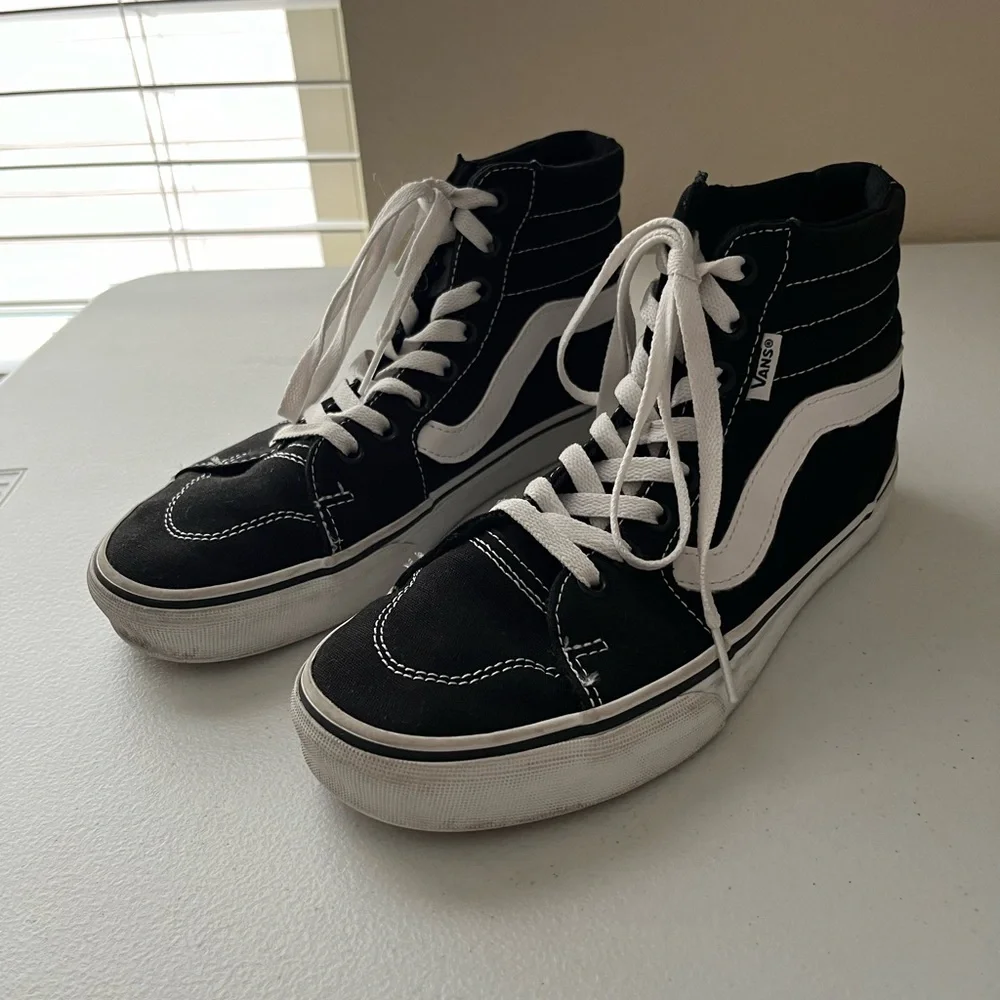 Vans Sk8-Hi Women’s | Size 7.5 | Like New - Picture 14 of 17